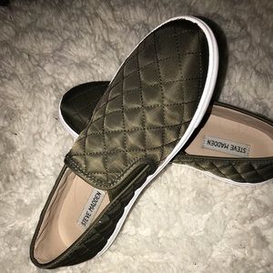 Steve Madden ECNTRCQT slip ons